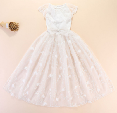 Vestido de Boda Elegante para Mascotas con Cola Bordada - Image 7