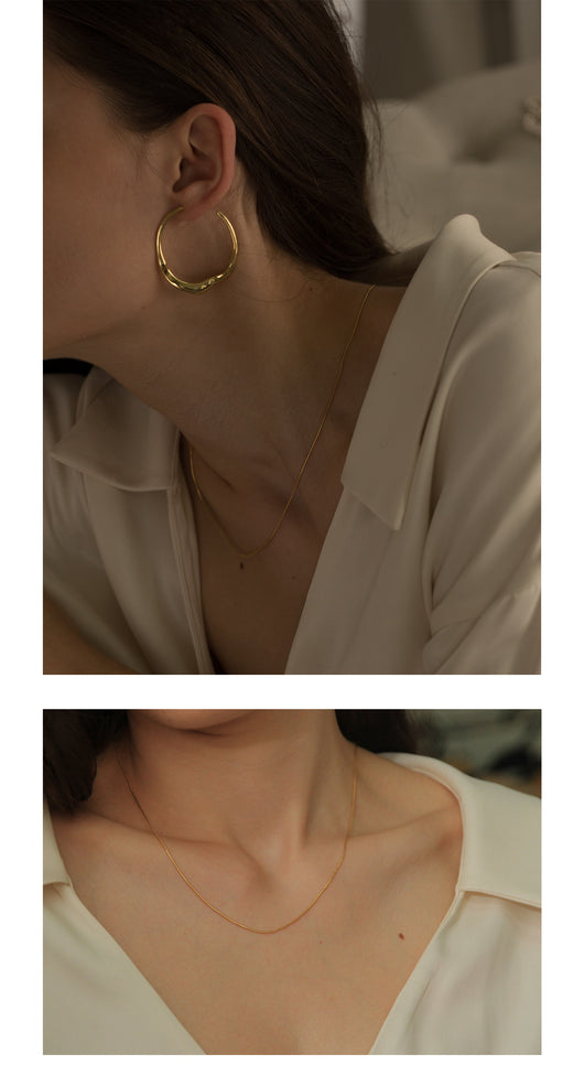 Collar Cadena Hueso de Serpiente Oro con Dije Redondo Irregular para Mujer - Image 14