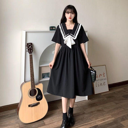 Vestido Navy con Cuello y Diseño Patchwork Manga Corta