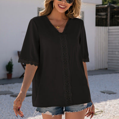 Blusa V-Escote Minimalista con Detalles de Encaje - Image 10