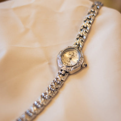 Reloj Antiguo de Cobre Dorado con Tiras Artesanales - Image 4