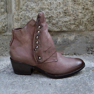 Botas Martin con Tacón Robusto y Tachuelas - Image 7