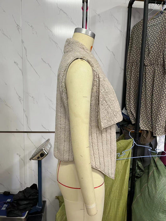 Chaleco de Plush Elegante para Mujer - Versátil y Coordinable - Image 16