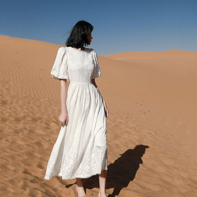Vestido Blanco de Playa con Mangas Abullonadas - Perfecto para Vacaciones - Image 2