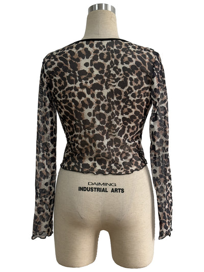 Blusa Elegante de Malla Transparente con Estampado Leopardo y Cordones - Image 9
