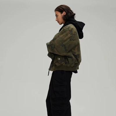 Chamarra Acolchada Estilo Camuflaje Desgastado con Diseño Superposado - Image 9