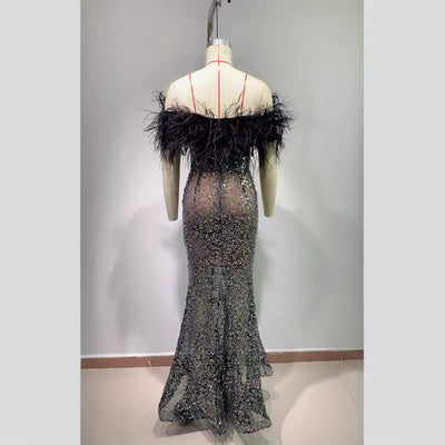 Vestido Tubo Elegante con Plumas, Pedrería y Lentejuelas Escote V - Image 4