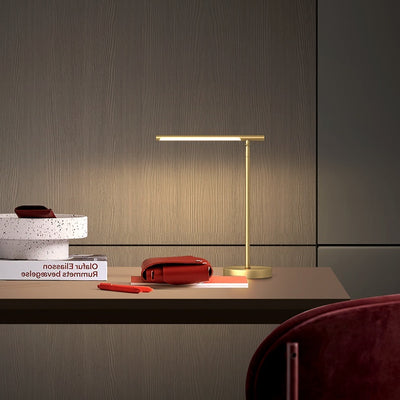 Lámpara de Mesa Articulada en Latón - Diseño Minimalista de Lujo - Image 12