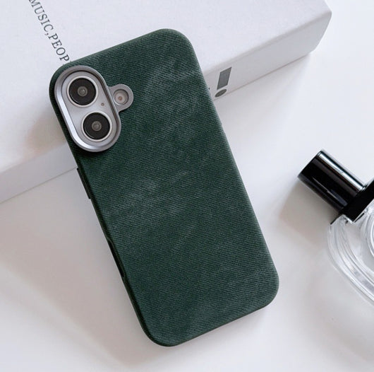 Funda Magnética de Cuero con Franela para Celular - Image 3