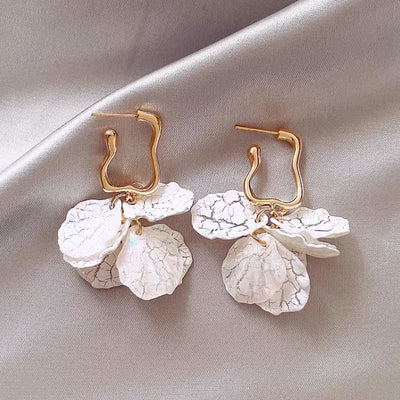 Aretes de Pétalos Lujo Asequible - Image 3