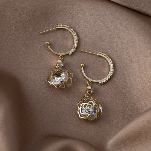 Aretes de Circonio Hueco con Incrustaciones Brillantes y Zirconia Rosa - Image 9