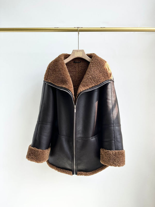 Abrigo de Cuero Nórdico para Mujer - Image 3