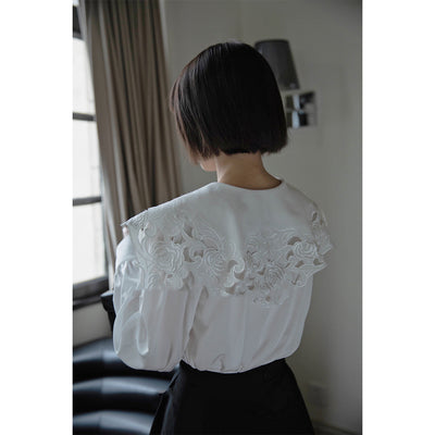 Blusa Blanca con Cuello de Cadena Tejida Diseño Navy para Mujer - Image 5