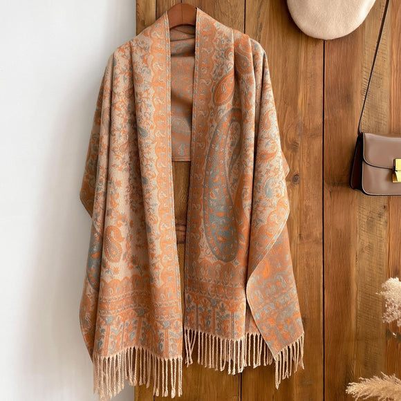 Lenço Retrô Étnico com Estampa Jacquard e Motivos Paisley