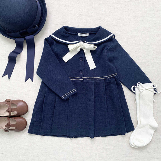 Vestido Colegial Plisado Azul Marino con Cuello Tejido