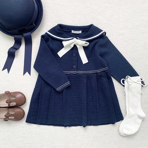 Vestido Colegial Plisado Azul Marino con Cuello Tejido