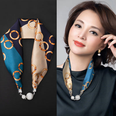 Pañuelo de Seda con Broche Magnético y Collar de Perlas para Mujer - Image 17