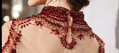 Blusa de Satén Rojo Vino con Elegancia Premium - Image 12