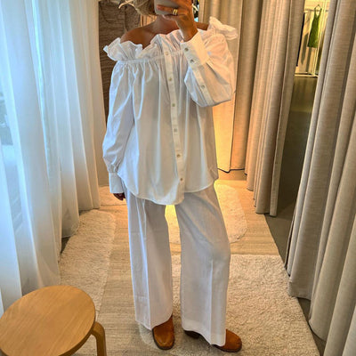 Conjunto Elegante Blusa Blanca Hombro Descubierto con Pantalón Ancho - Image 3