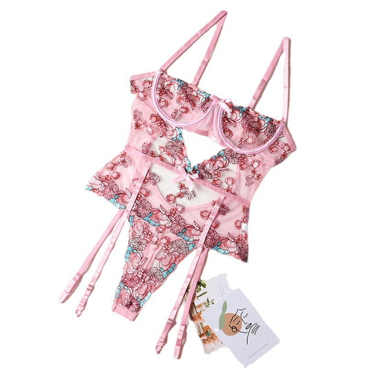 Traje de Baño Entallado con Bordados y Escote Halter - Image 2