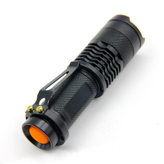Linterna LED Compacta de Aluminio - Luz Potente para Aventuras - Image 7