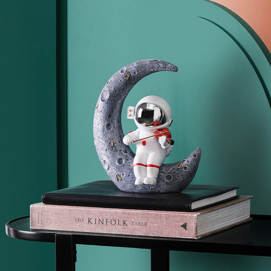 Figuras Decorativas Nórdicas de Astronauta en Resina - Image 18