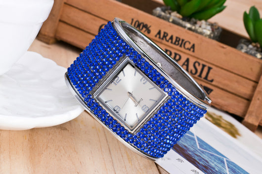 Reloj de Moda con Diamantes - Image 4