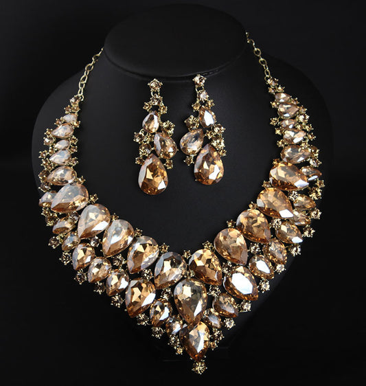 Conjunto de Collar y Aretes de Cristal Verde Africano