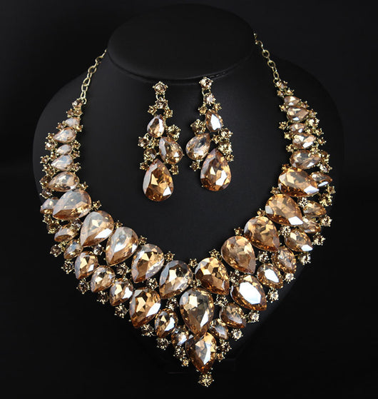 Conjunto de Collar y Aretes de Cristal Verde Africano