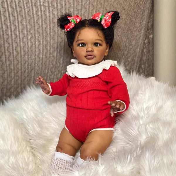 Muñeca Realista de Tez Oscura con Outfit Rojo de Manga Larga
