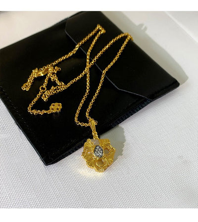 Collar de Trébol de Cuatro Hojas en Oro 18K Europeo y Americano para Mujer - Image 4