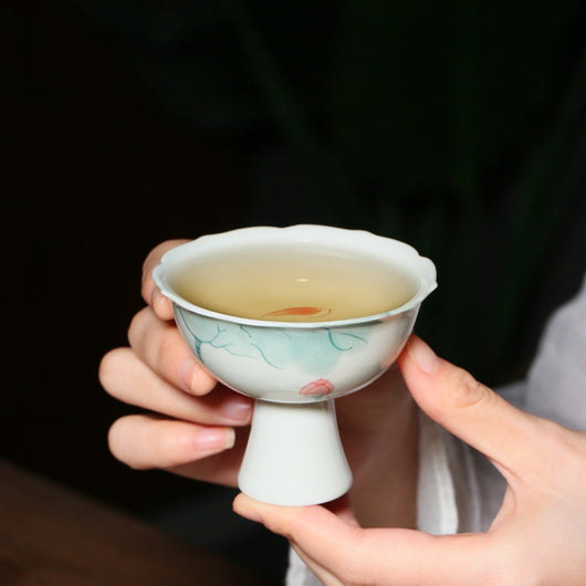 Taza de Té Porcelana con Loto Pintado a Mano - Caja de Regalo - Image 3