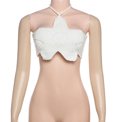 Camiseta Tejida con Escote Halter y Detalles Recortados en Encaje - Image 14