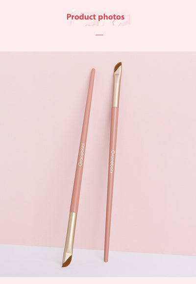 Pincel Delineador Curvado con Cerdas Suaves - Maquillaje de Ojos y Rubor - Image 8