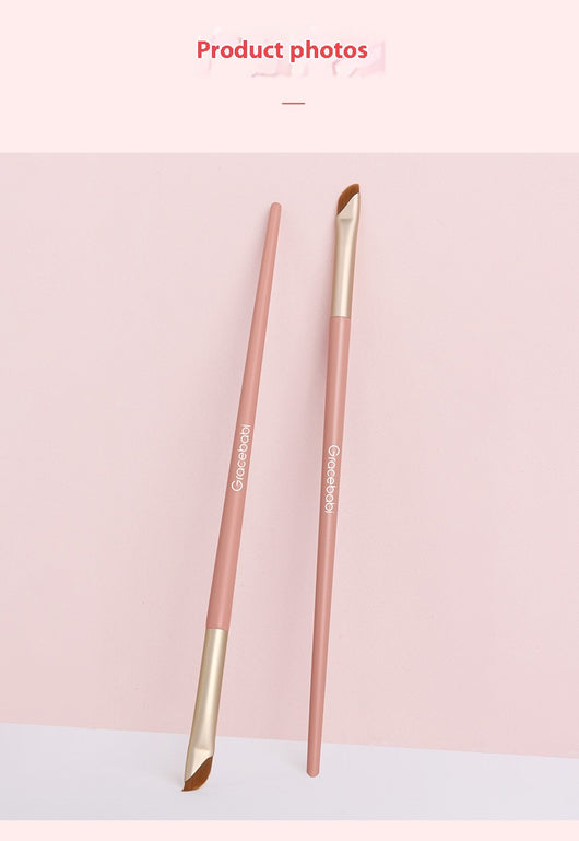 Pincel Delineador Curvado con Cerdas Suaves - Maquillaje de Ojos y Rubor - Image 8