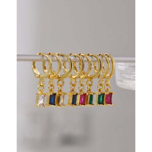 Aretes Rectangulares Minimalistas Chapados en Oro - Estilo Fashion Blogger