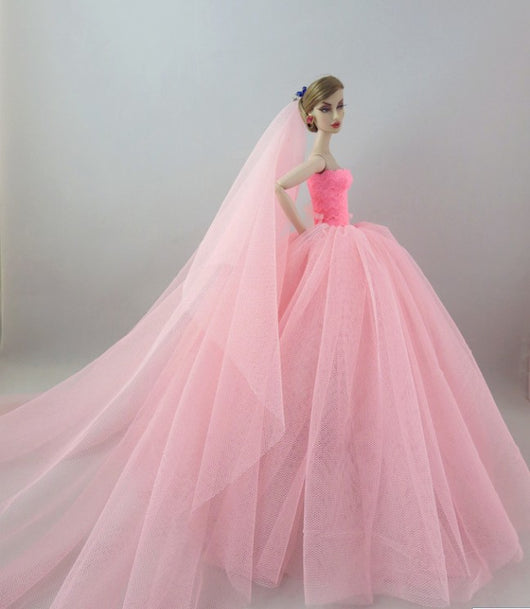 Vestido de Novia con Falda Voluminosa y Velo - Image 18