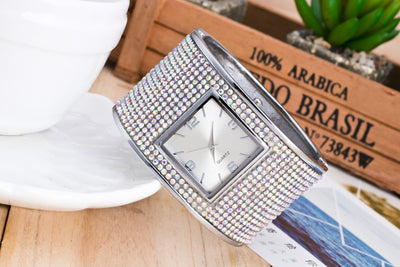 Reloj de Moda con Diamantes - Image 12
