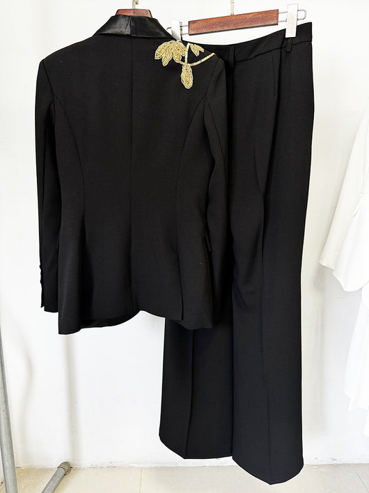Traje Dos Piezas con Pantalón Acampanado y Detalles de Cuentas - Image 11