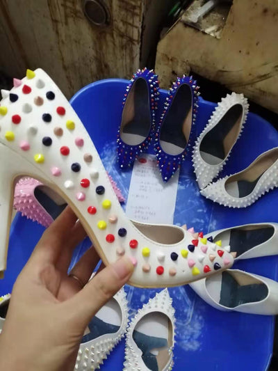Tacones Altos Puntiagudos con Remaches para Mujer - Image 17