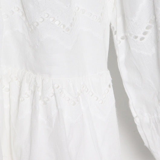 Vestido Corto con Cuello Redondo y Mangas Farol Calado - Image 17