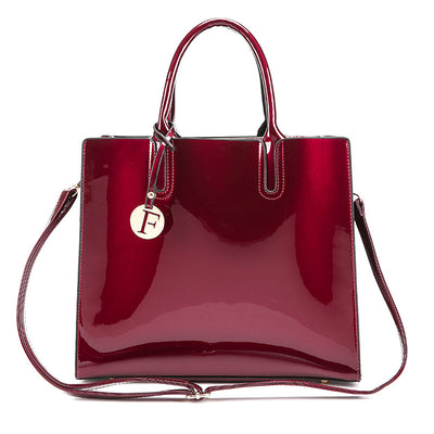 Bolso Maternal de Charol Brillante con Compartimentos Inteligentes - Image 12