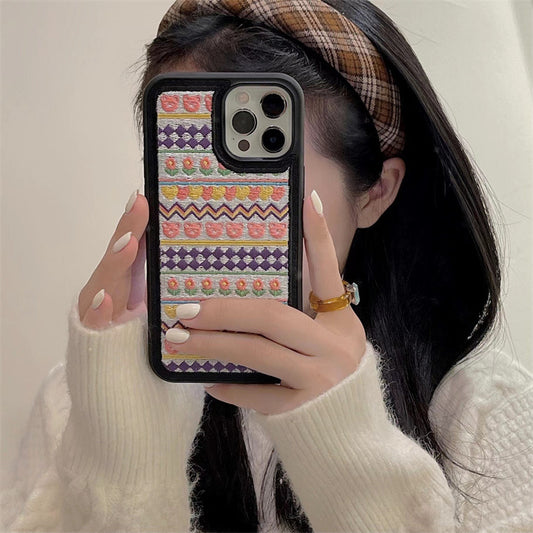 Funda para Celular con Flores Bordadas Coloridas - Image 2