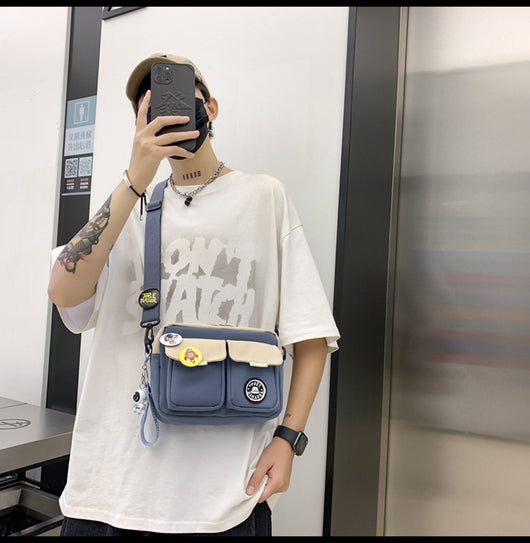 Bolsa Mensajera Crossbody para Hombre con Distintivo - Image 10