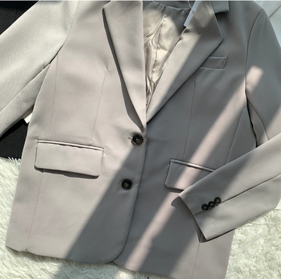 Saco Blazer Blanco Tridimensional Elegante y Moderno - Image 7