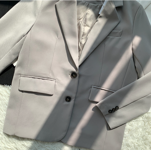 Saco Blazer Blanco Tridimensional Elegante y Moderno - Image 7