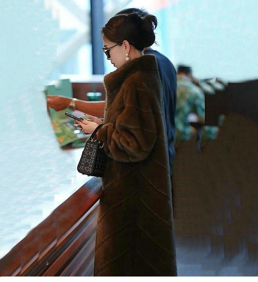 Abrigo de Piel Sintética para Mujer - Elegante Largo Medio Invierno - Image 20