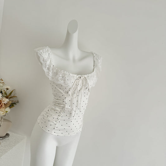 Blusa Crop Ajustada con Volantes, Encaje y Lunares - Manga Casquete
