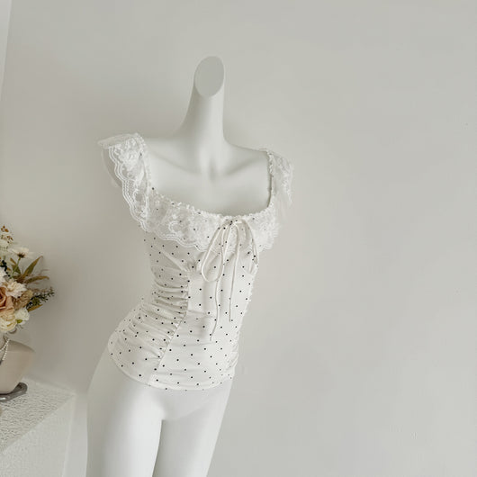 Blusa Crop Ajustada con Volantes, Encaje y Lunares - Manga Casquete