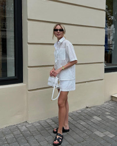 Blusa Corta con Cuello de Solapa y Detalles Calados para Mujer - Image 11